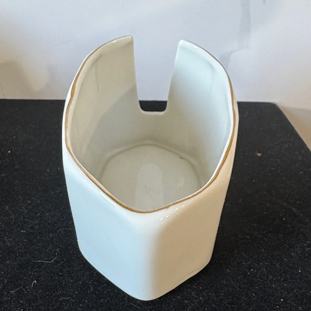 Vintage Andrea by Sadek porcelain spoon rest